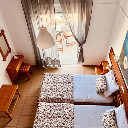 Lenio * Skiathos-stad